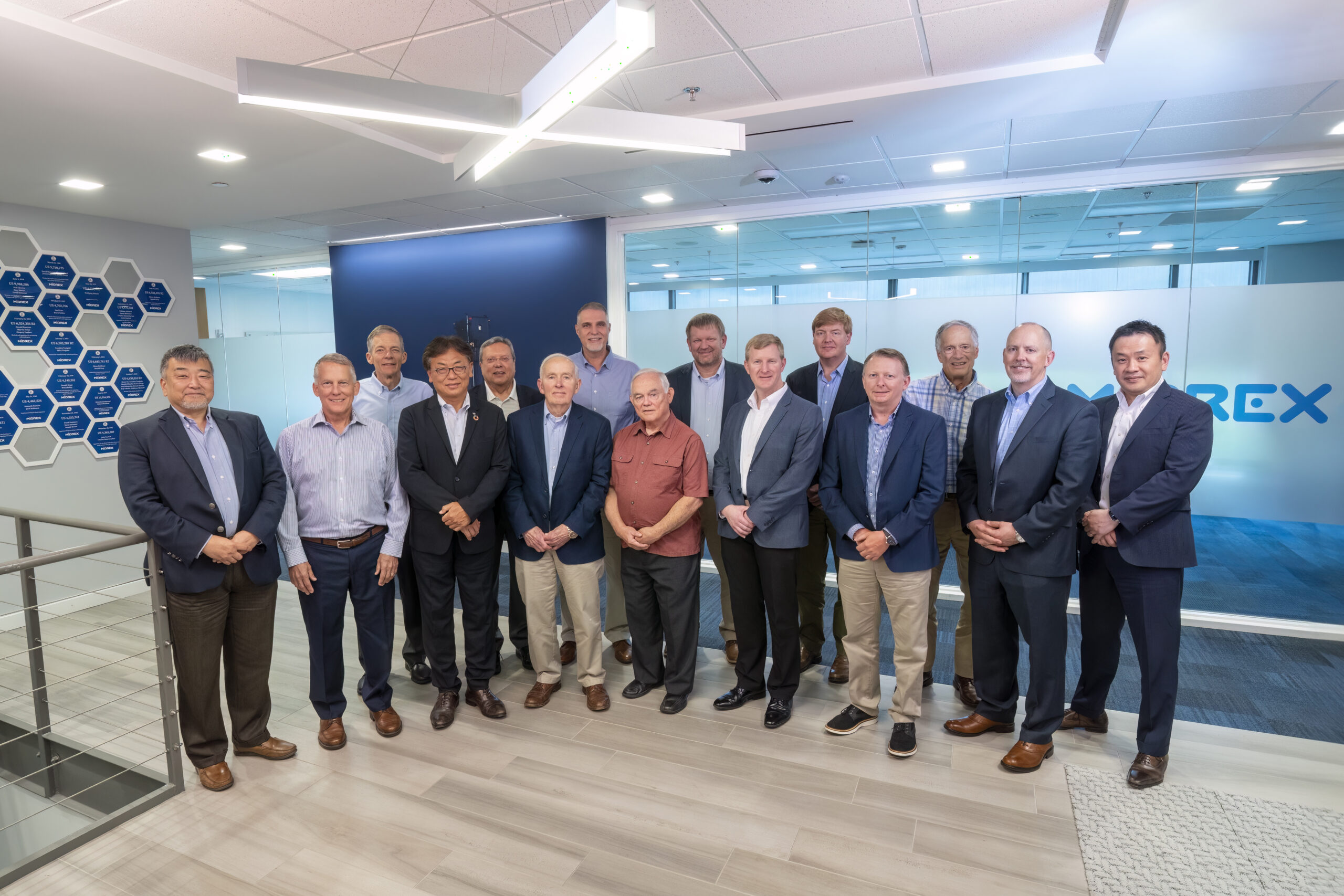 Former and current Midrex managers and executives and Kobe Steel representatives recently participated in a question & answer session commemorating the 40th anniversary of the acquisition of Midrex by Kobe Steel. The six former Midrex employees represent more than 200 years of direct reduction industry experience.